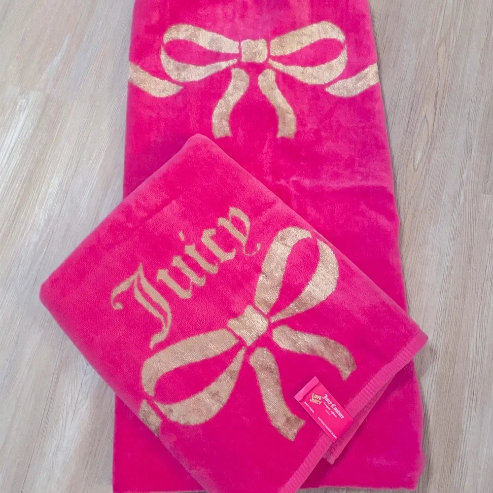Juicy pink/gold bath towels